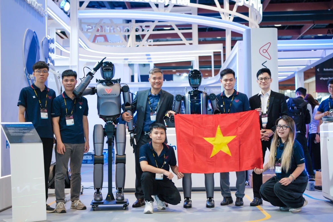 Robot Việt Và Làn Sóng Công Nghệ Sắp Thay Đổi Ngành Hospitality